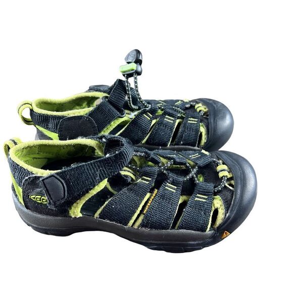 Keens Newport H2 Waterproof Kids Sandals in Black.  Size 13. - Picture 3 of 7